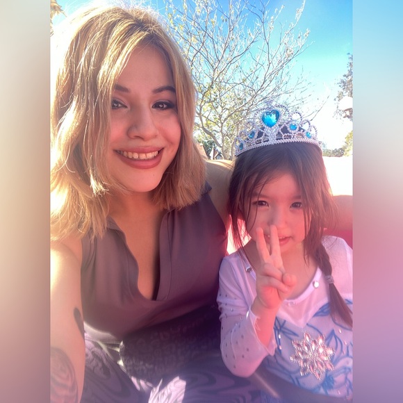 Meet your Posher, Edith - Picture 3 of 5